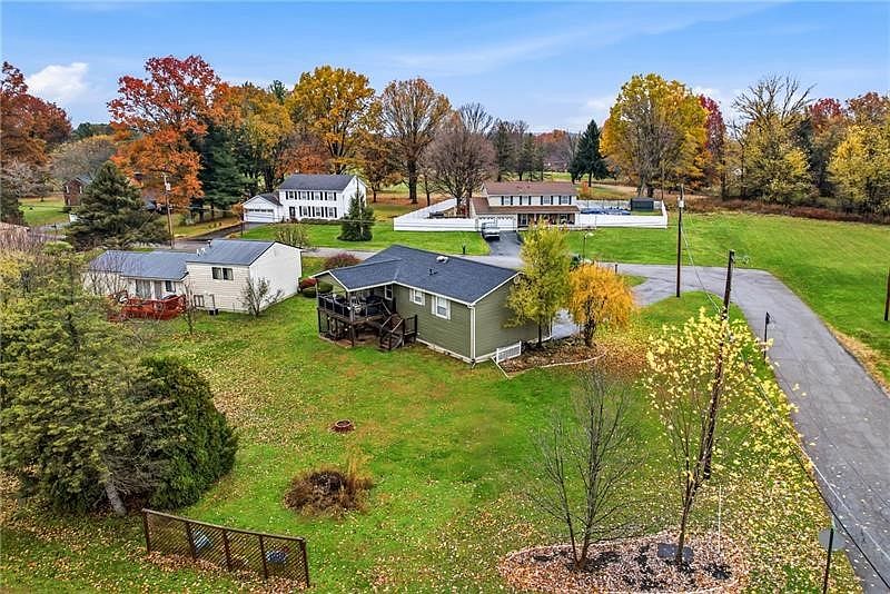 11 Clubhouse Dr, West Middlesex, PA 16159 | MLS #1751487 | Zillow