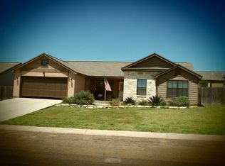 716 Northern Red Oak Ln, Fredericksburg, TX 78624