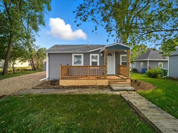 117 6th Ave NW, Waverly, IA 50677