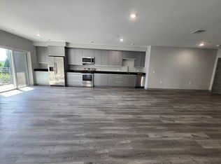 7040 Woodman Ave #205, Van Nuys, CA 91405