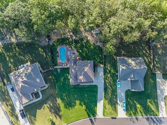 2nd image of 220 Summit Lakes Dr