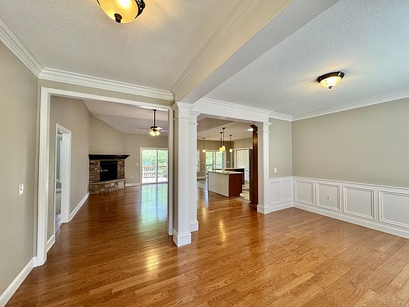 3rd image of 513 Tanasi Cir