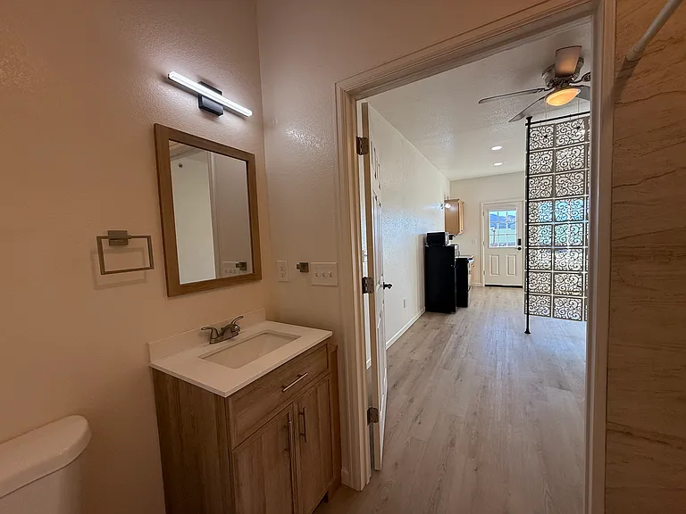 1744 Mariposa Rd #B1 — Photo 8