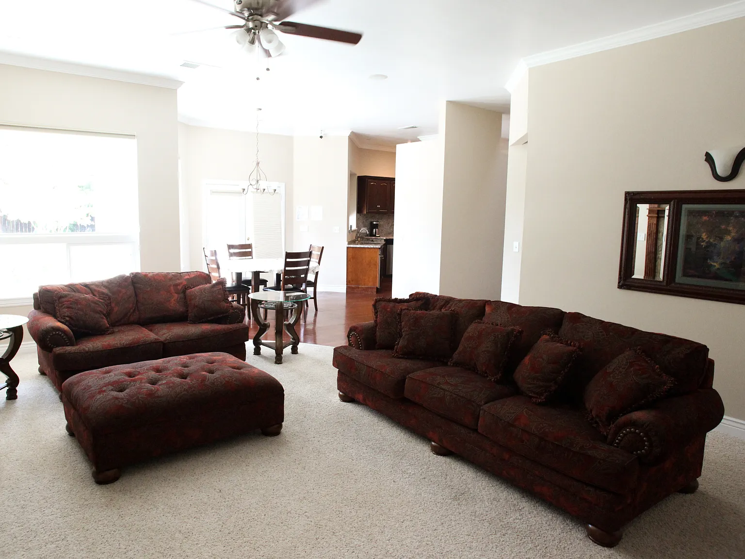 4 bed, 2694 sqft, $3,025 — Photo 3