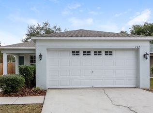 447 Maple Pointe Dr, Seffner, FL 33584