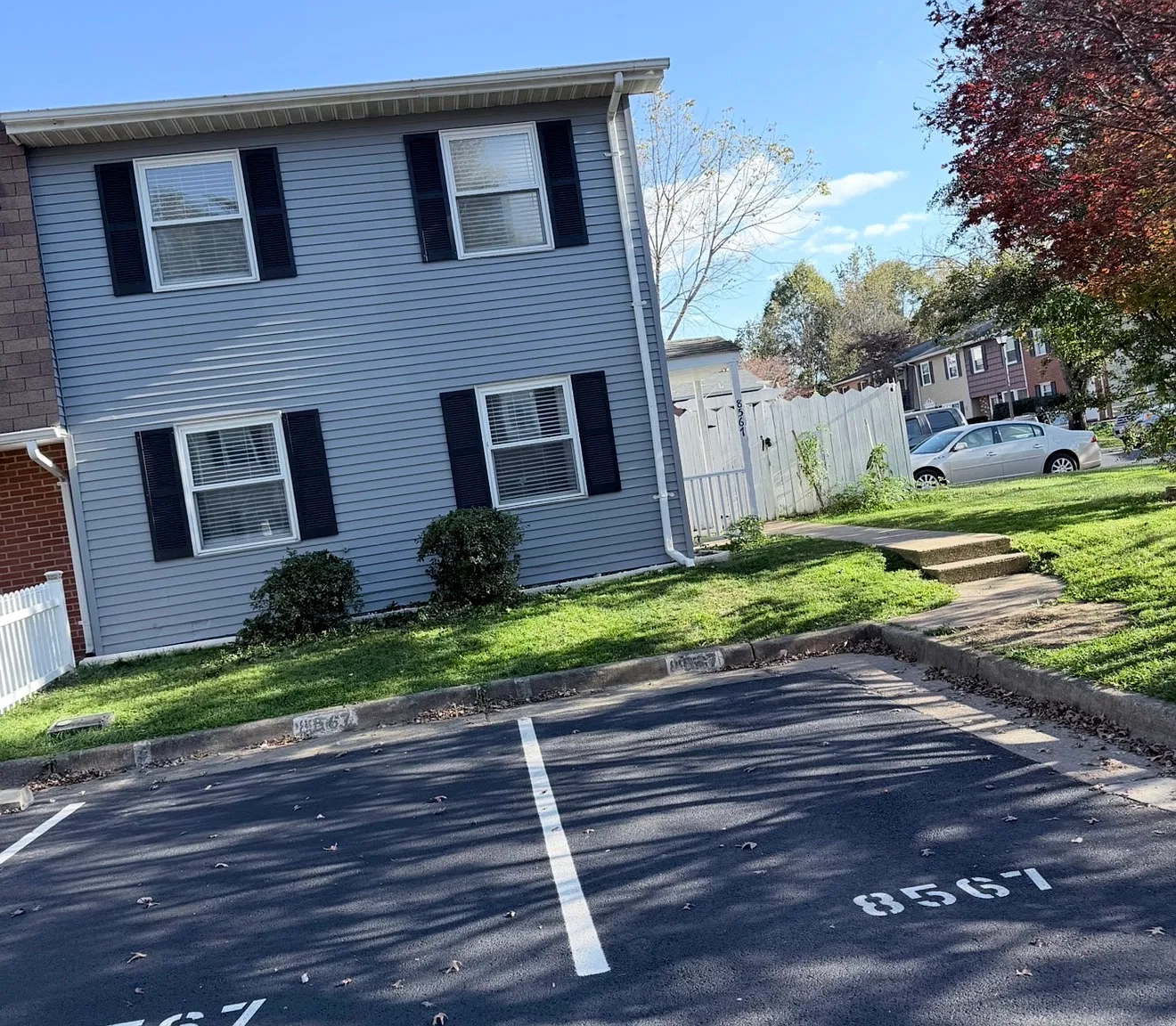 3 bed, 1.5 bath, 1240 sqft, $1,800 — Photo 2
