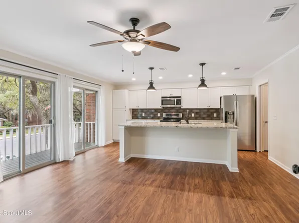 800 Mallery St APT 26, Saint Simons Island, GA 31522