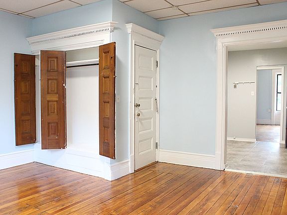2nd image of 845 Lincoln Pl Floor 3