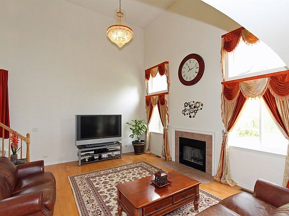 5th image of 34429 N Barberry Ct