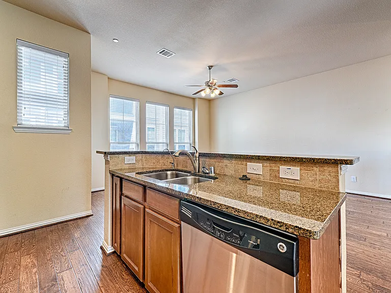 2326 Stutz Dr #117 — Photo 10