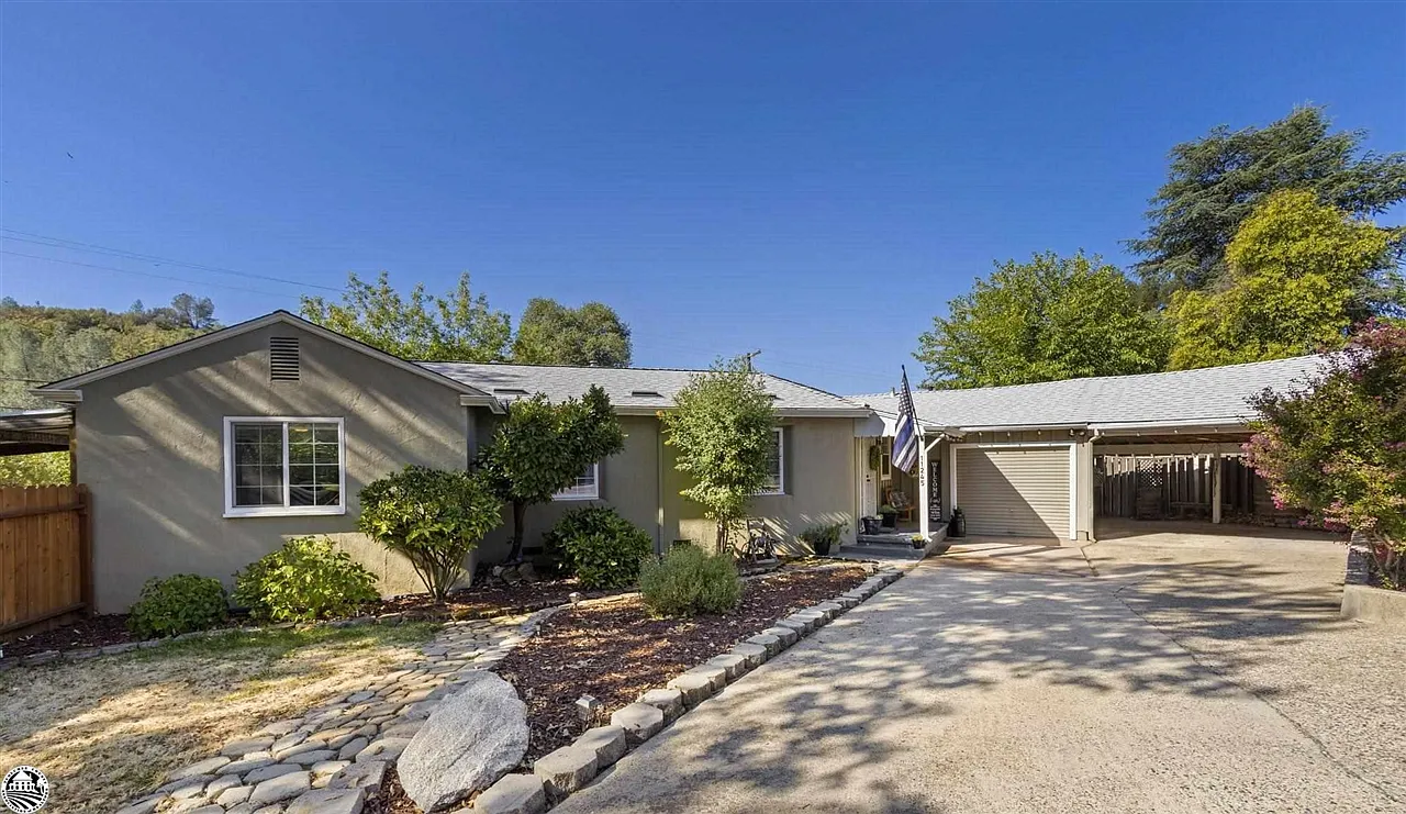 11245 Circle Dr photo 1