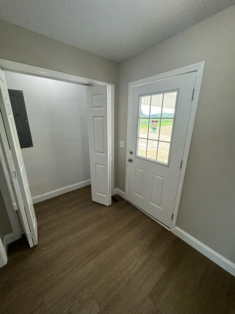 3 bed, 1400 sqft, $1,650 — Photo 2