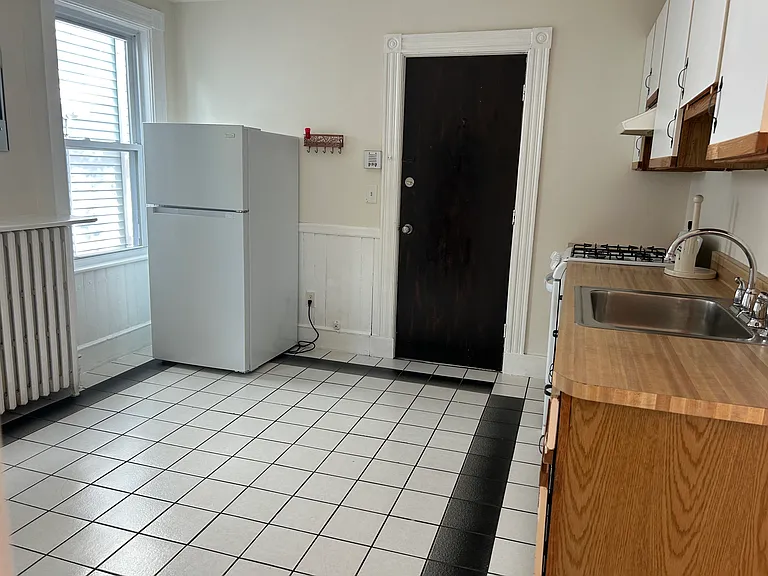 18 Reed Ave #1 — Photo 3