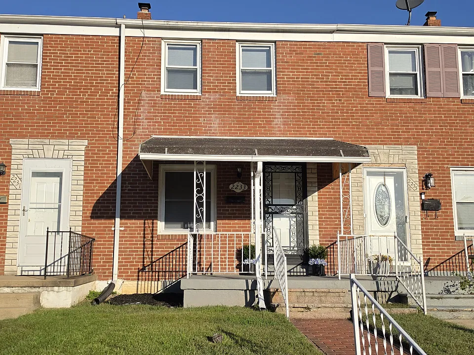 2233 Firethorn Rd