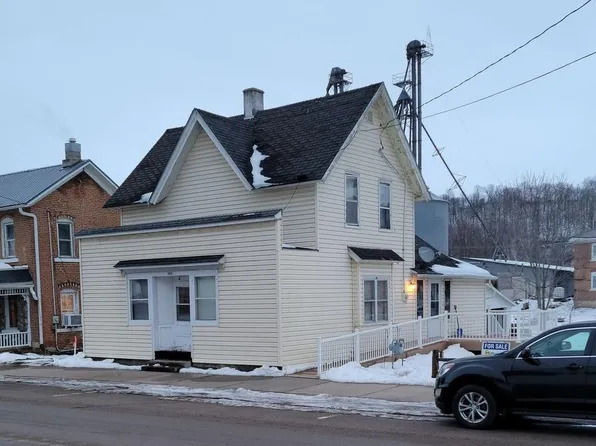 307 Main St, Plum City, WI 54761