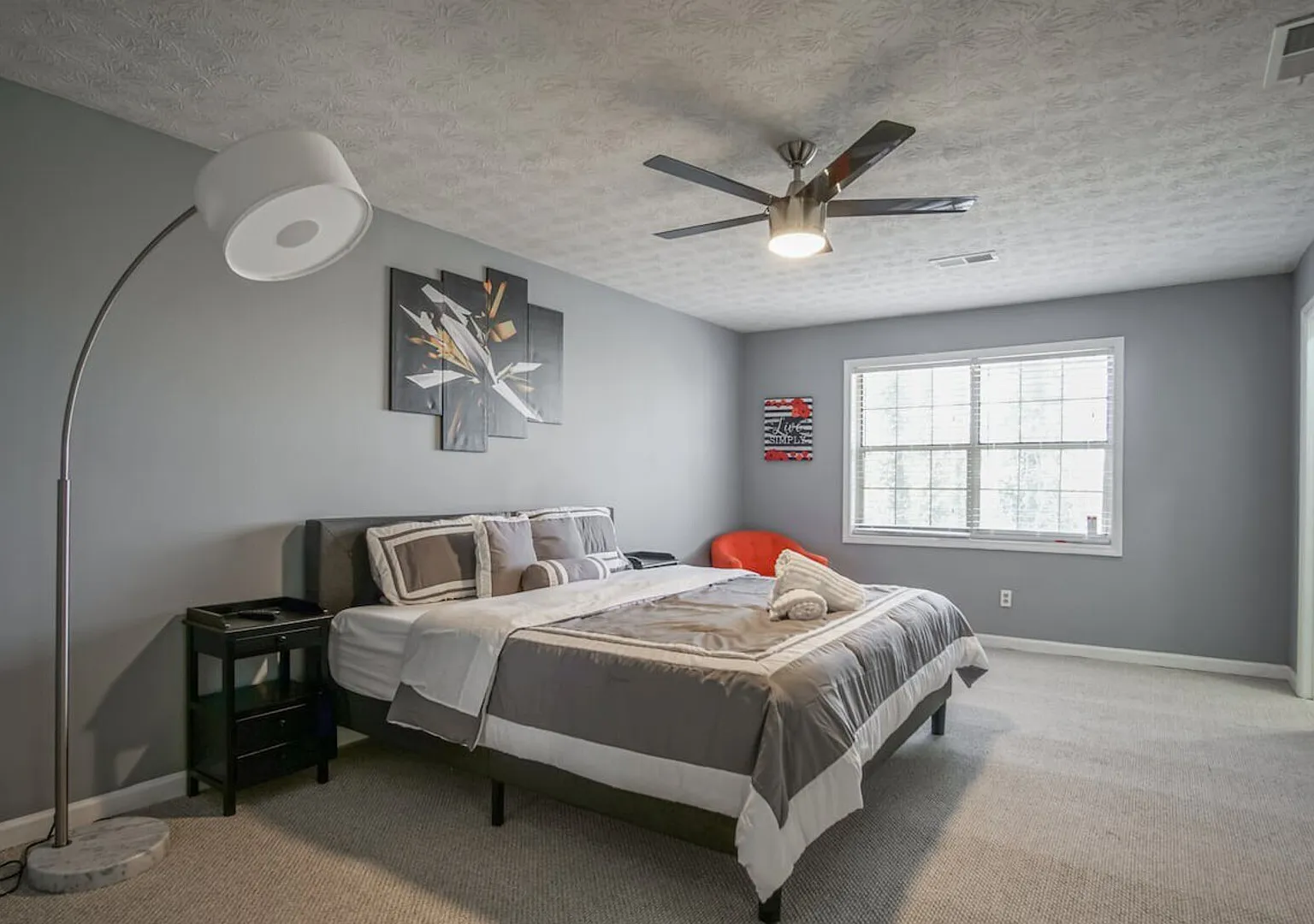 The Rosewood Townhouse - 10 mins to horse park! — Photo 3
