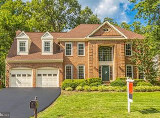 664 Old Hunt Way, Herndon, VA 20170