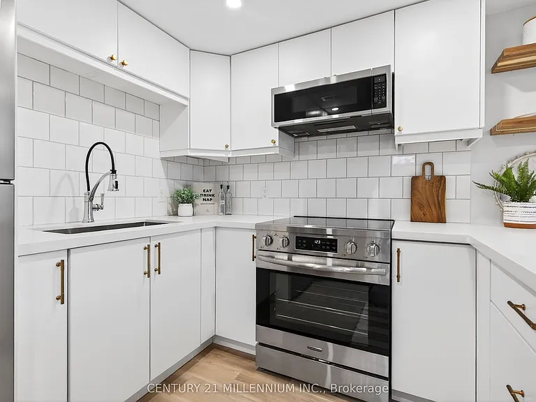 330 E 15th St #LOWER — Photo 10