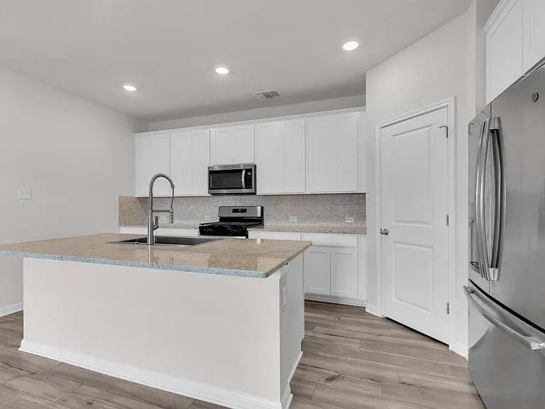 104 Javans Nest — Photo 5