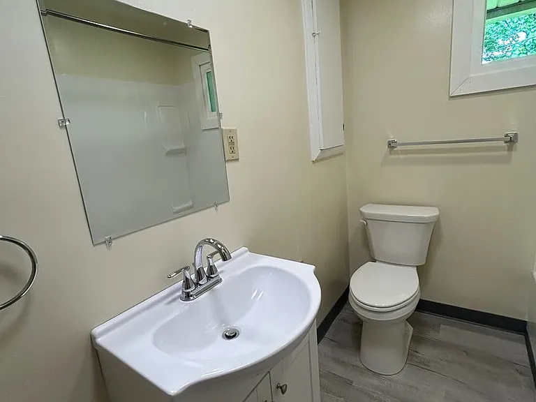 219 Johnson Ter — Photo 13