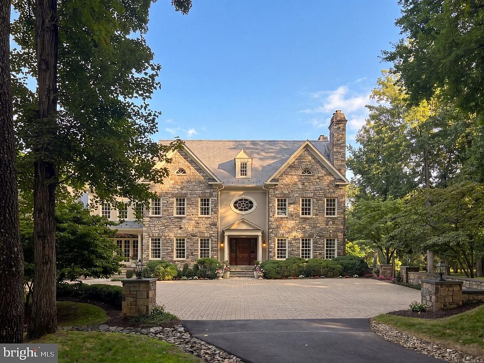 1st image of 558 Innsbruck Ave