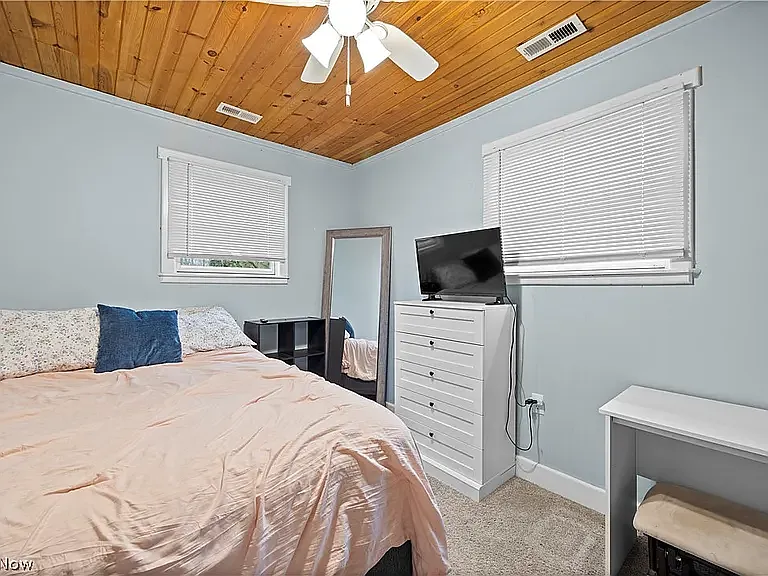 4556 Hawthorne Ave — Photo 14