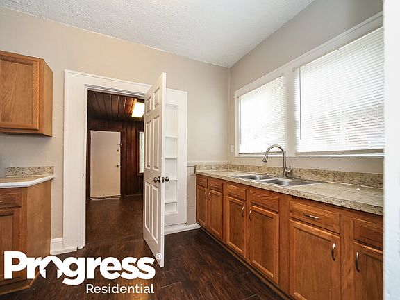 5th image of 277 W 61st St