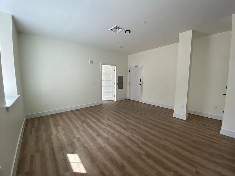 One Park Apartments — Photo 40
