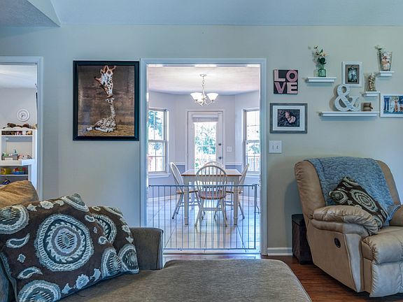 4th image of 311 Gaitherhill Dr