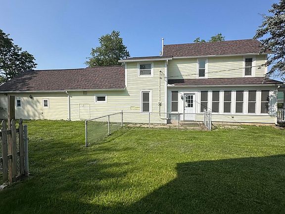 3rd image of 35 Landrum Ave