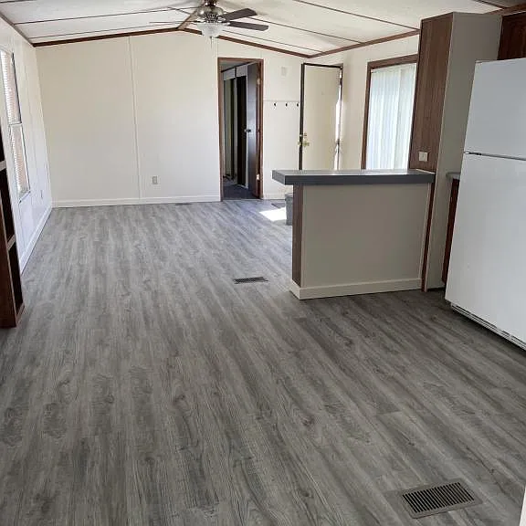 24054 M 43 #37 — Photo 2