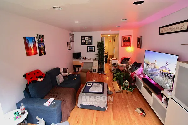 Rented by Mason Group LLC | media 11