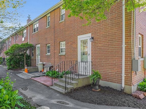 4th image of 47 Village Green Dr Unit 47