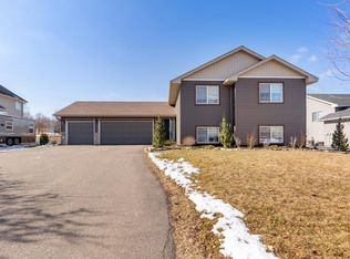 1210 Amber Ln, Faribault, MN 55021