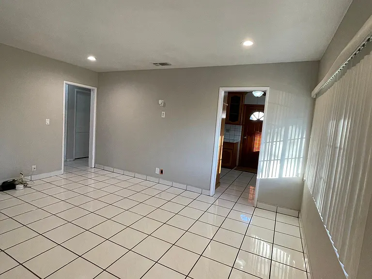 11909 Excelsior Dr — Photo 2