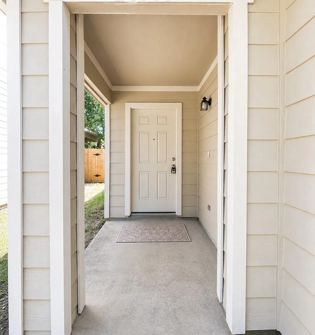 3 bed, 2.0 bath, 1296 sqft, $1,850 — Photo 3