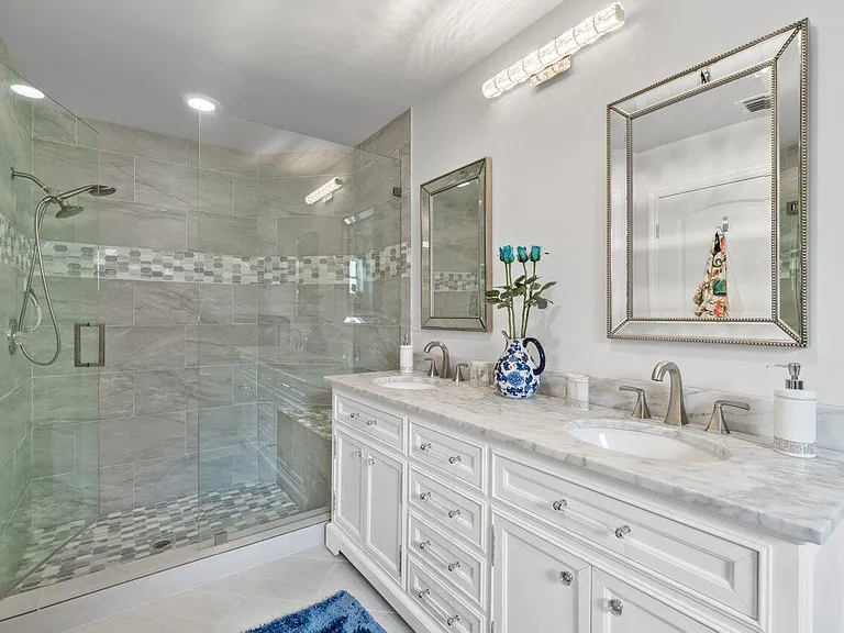7916 Coral Pointe Dr — Photo 19