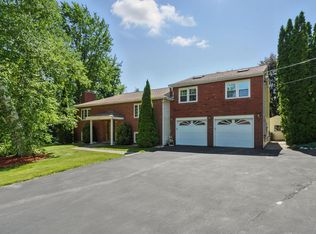 14 Johns Dr, Hooksett, NH 03106