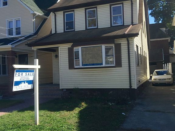 2nd image of 201-18 109 Avenue