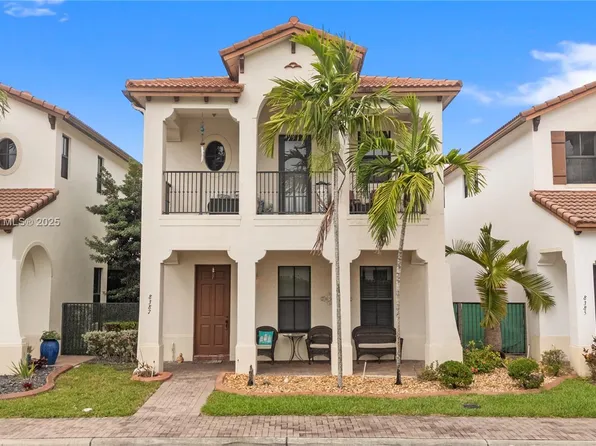 8387 NW 38th St, Hollywood, FL 33024