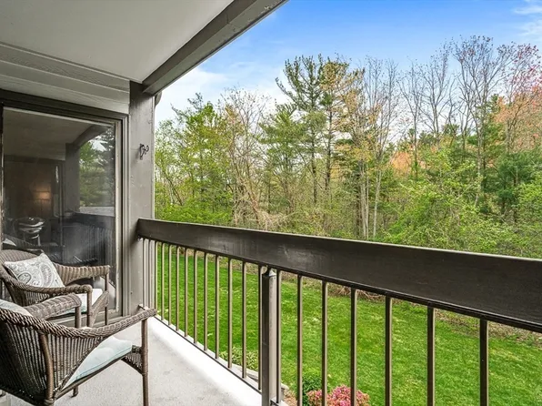 1100 Salem St APT 41, Lynnfield, MA 01940