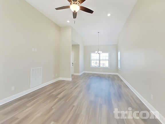 3rd image of 109 Jesse Dr