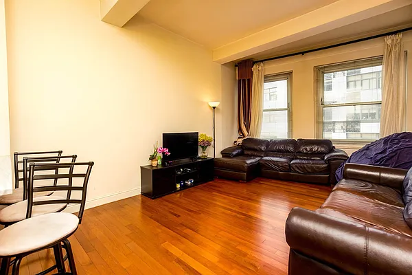 Rented by E Realty International Corp | media 2