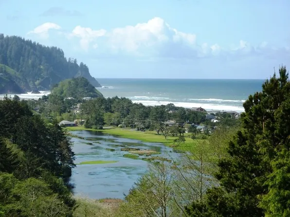 5215 Grandview St, Neskowin, OR 97149