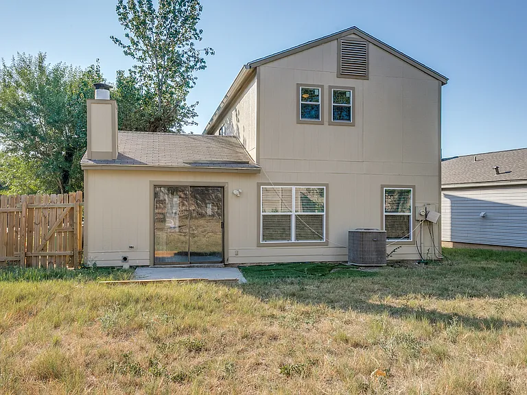 4031 Sunrise Bluff Dr — Photo 10
