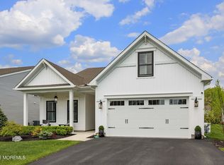 63 Pasture Dr, Farmingdale, NJ 07727