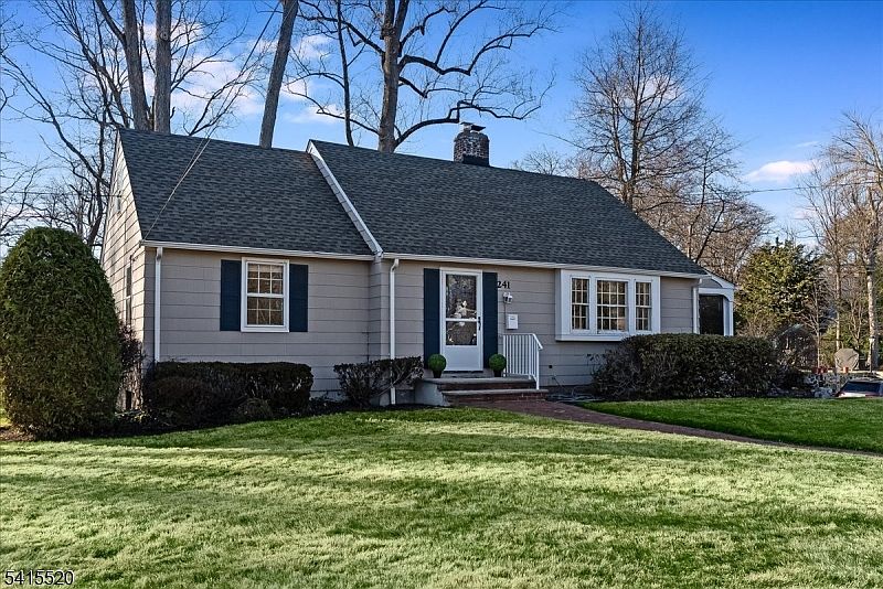 1st image of 241 Evergreen Ct