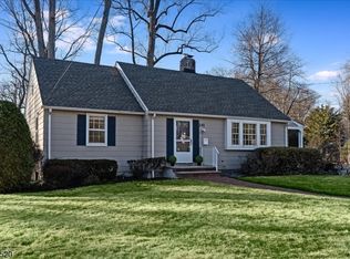 241 Evergreen Ct, Mountainside Boro, NJ 07092