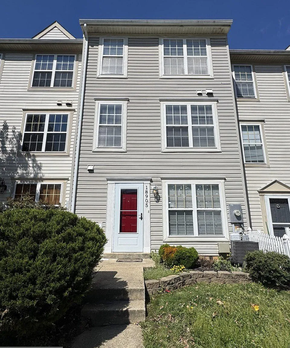 3 bed, 2.5 bath, 1377 sqft, $2,500 — Photo 1