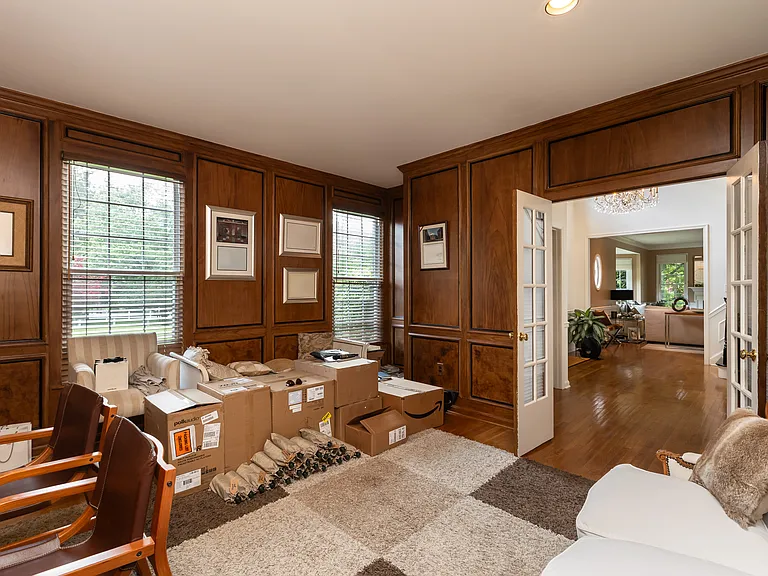 8809 Saunders Ln — Photo 37